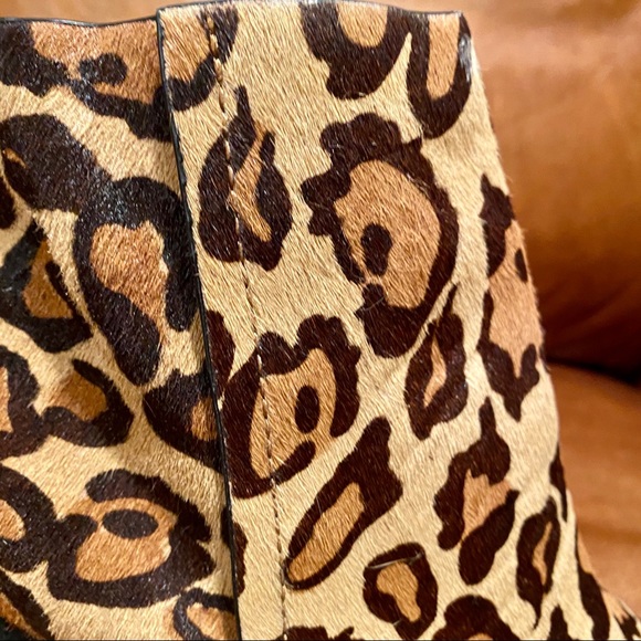 New Naked Feet Women’s Leopard Print Ankle Boots - Picture 2 of 9